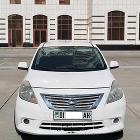 Nissan Versa 2012