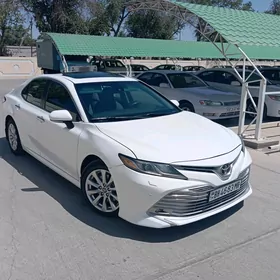 Toyota Camry 2018