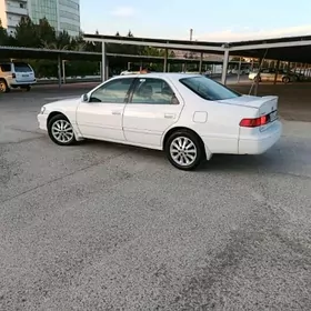 Toyota Camry 2000
