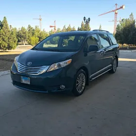 Toyota Sienna 2010