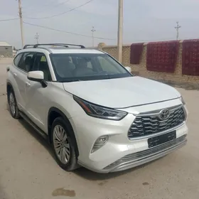 Toyota Highlander 2022