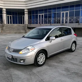 Nissan Versa 2011
