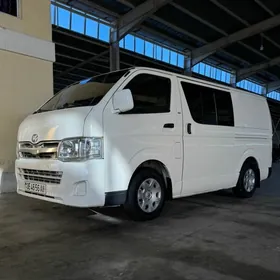 Toyota Hiace 2010