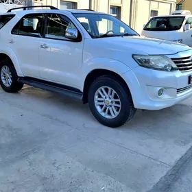Toyota Fortuner 2013