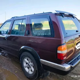 Nissan Pathfinder 1998