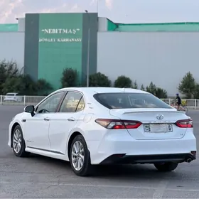 Toyota Camry 2021