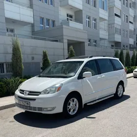 Toyota Sienna 2004