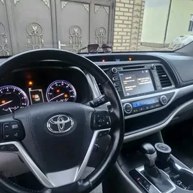 Toyota Highlander 2018