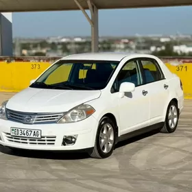 Nissan Versa 2011