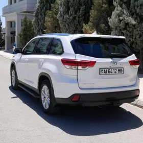 Toyota Highlander 2019