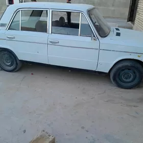 Lada 2103 1985