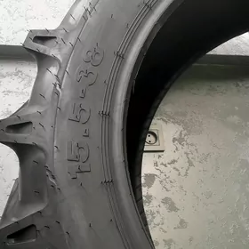 Traktor 15.5/R38 420/85R30