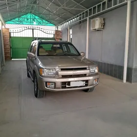 Nissan Pathfinder 2002