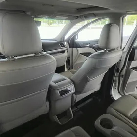 Toyota Highlander 2019