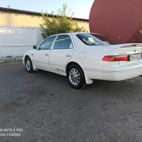 Toyota Camry 2001