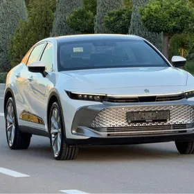 Toyota Crown 2023
