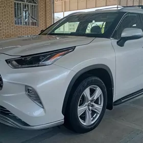 Toyota Highlander 2021