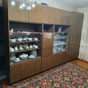 шифоньер сервант