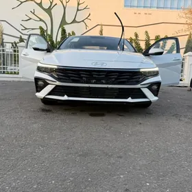 Hyundai Elantra 2025