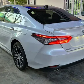 Toyota Camry 2024