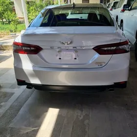 Toyota Camry 2024