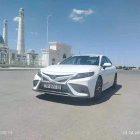 Toyota Camry 2022