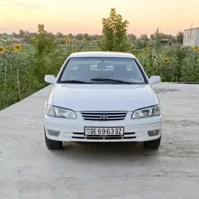 Toyota Camry 2000