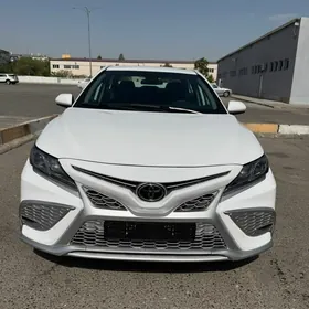 Toyota Camry 2020