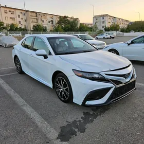 Toyota Camry 2021