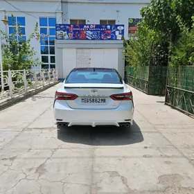 Toyota Camry 2022
