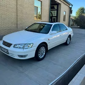 Toyota Camry 2000