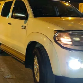 Toyota Hilux 2015