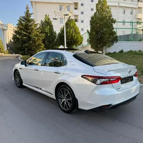 Toyota Camry 2023