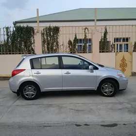 Nissan Versa 2010