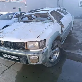 Infiniti QX4 1998