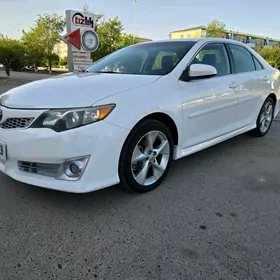 Toyota Camry 2014