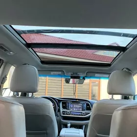 Toyota Highlander 2019