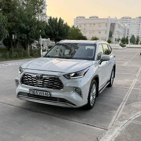 Toyota Highlander 2022