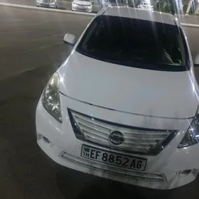 Nissan Versa 2011