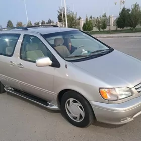 Toyota Sienna 2001
