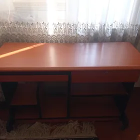 Kompýuter stol