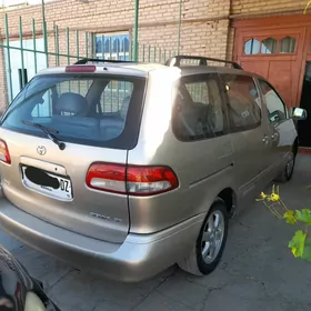 Toyota Sienna 2002