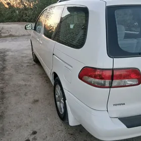 Toyota Sienna 2001