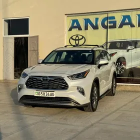 Toyota Highlander 2021