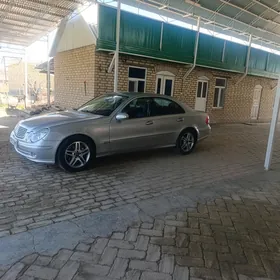 Mercedes-Benz E350 2005
