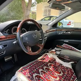Mercedes-Benz S-Class 2008