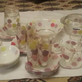 Продаю  столовый  сервиз