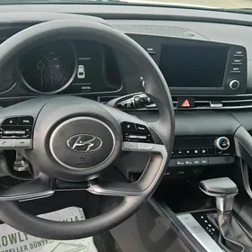 Hyundai Elantra 2021