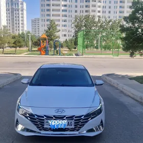 Hyundai Elantra 2021