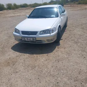 Toyota Camry 1999